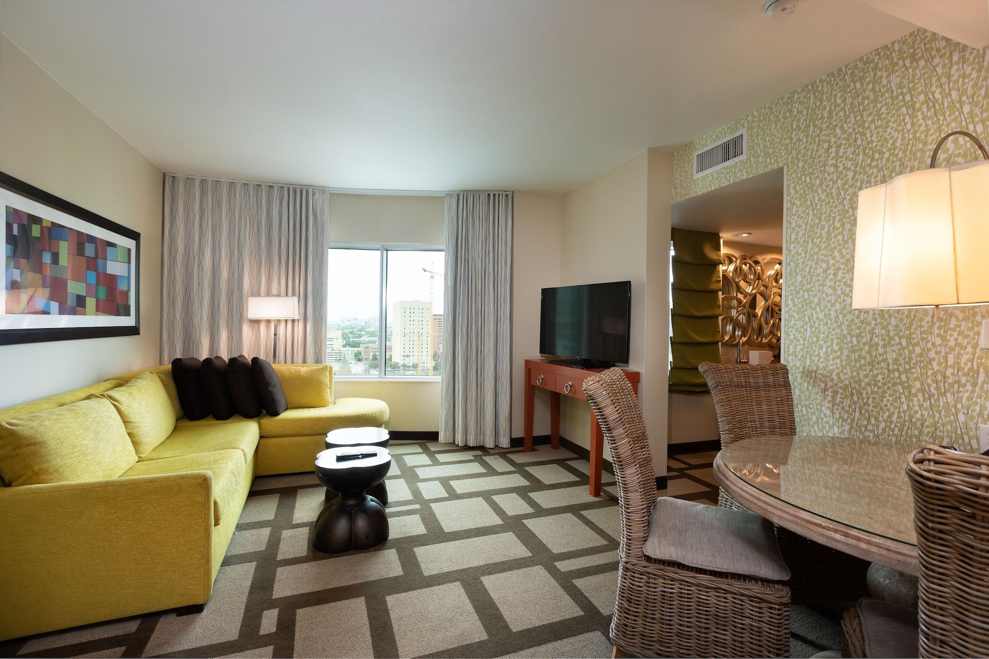 Embassy Suites Houston - Downtown Екстериор снимка