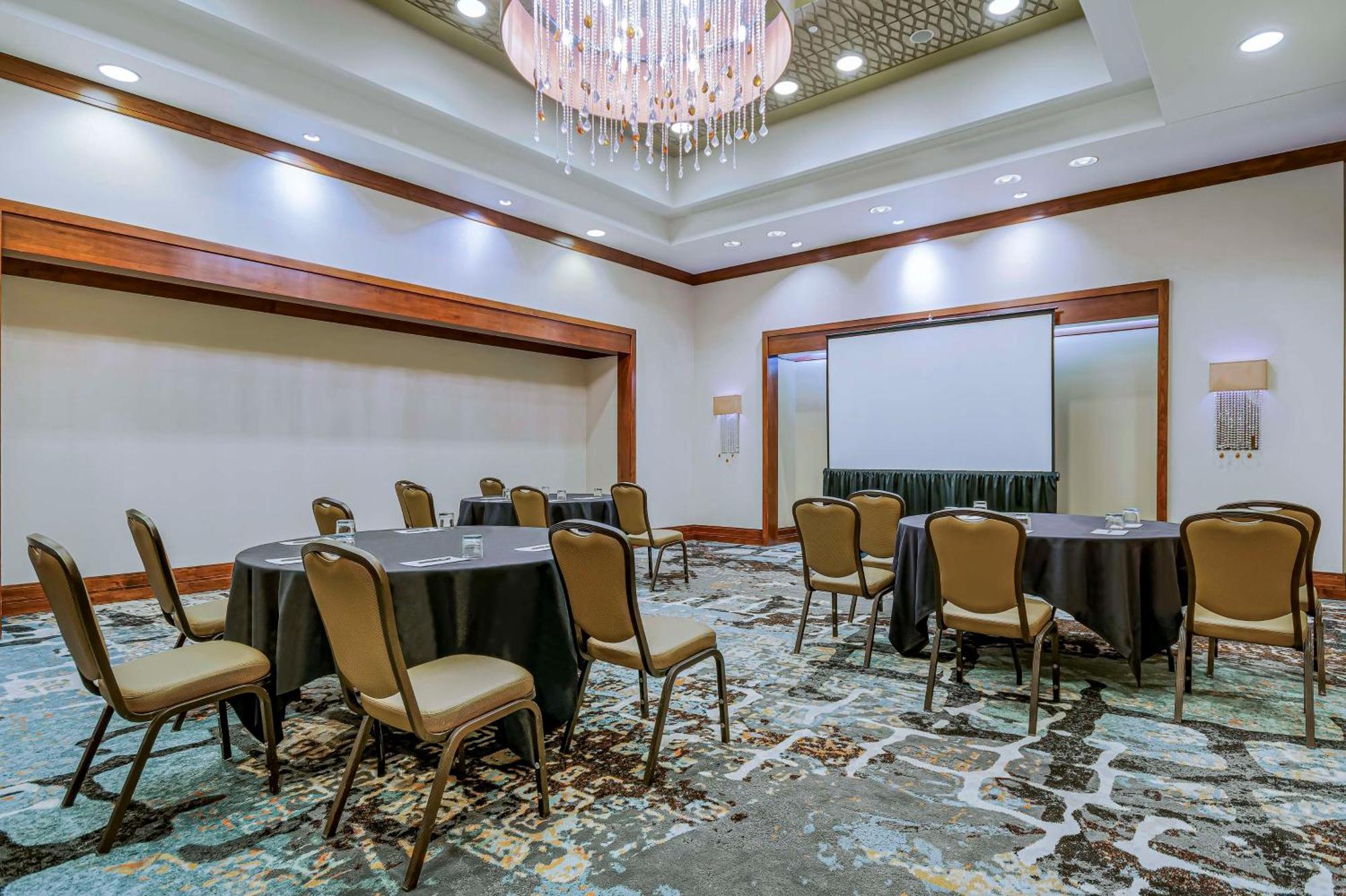 Embassy Suites Houston - Downtown Екстериор снимка