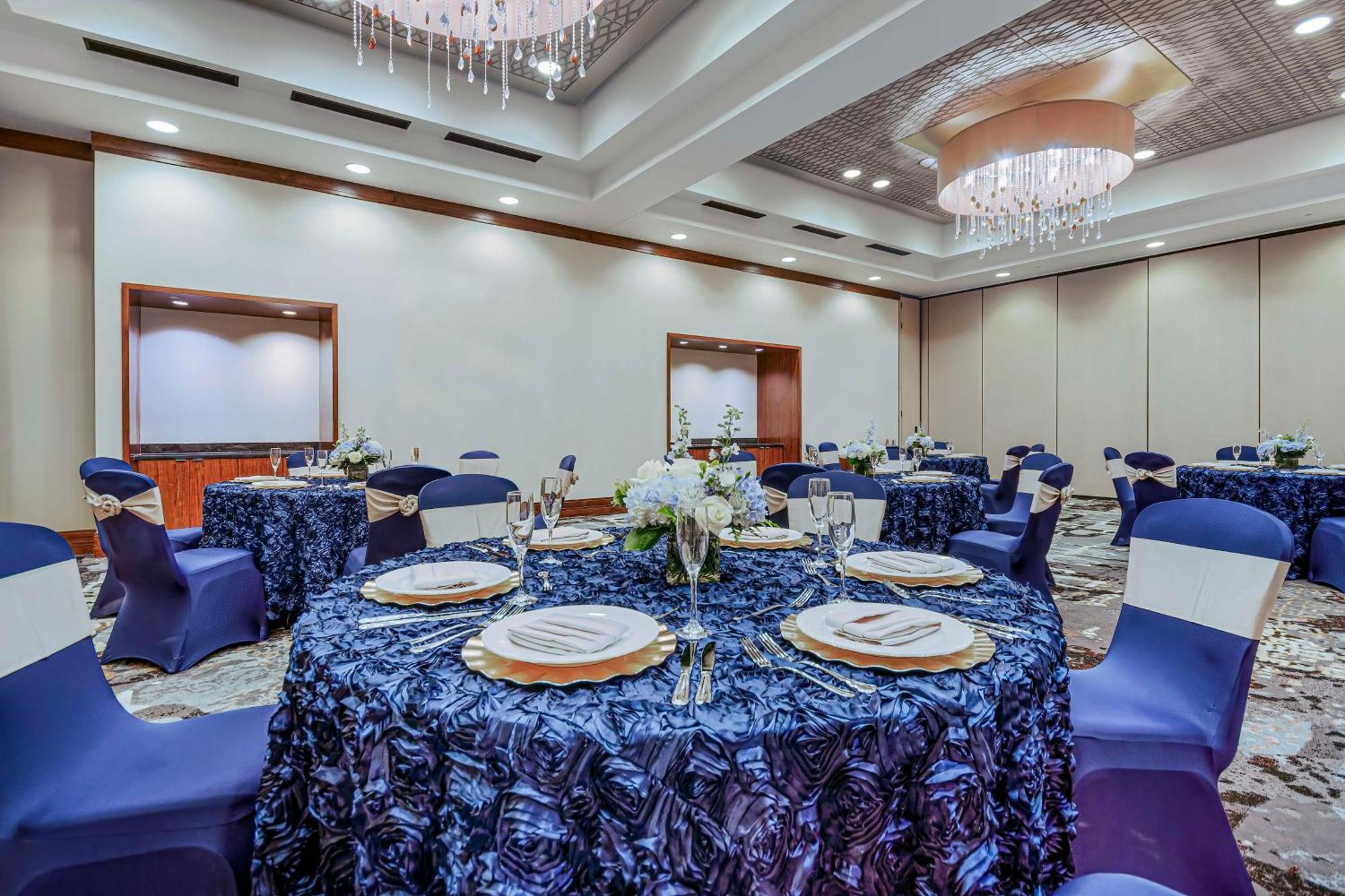 Embassy Suites Houston - Downtown Екстериор снимка
