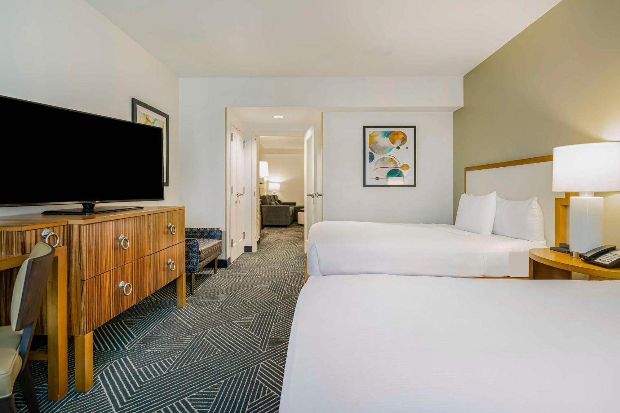 Embassy Suites Houston - Downtown Екстериор снимка