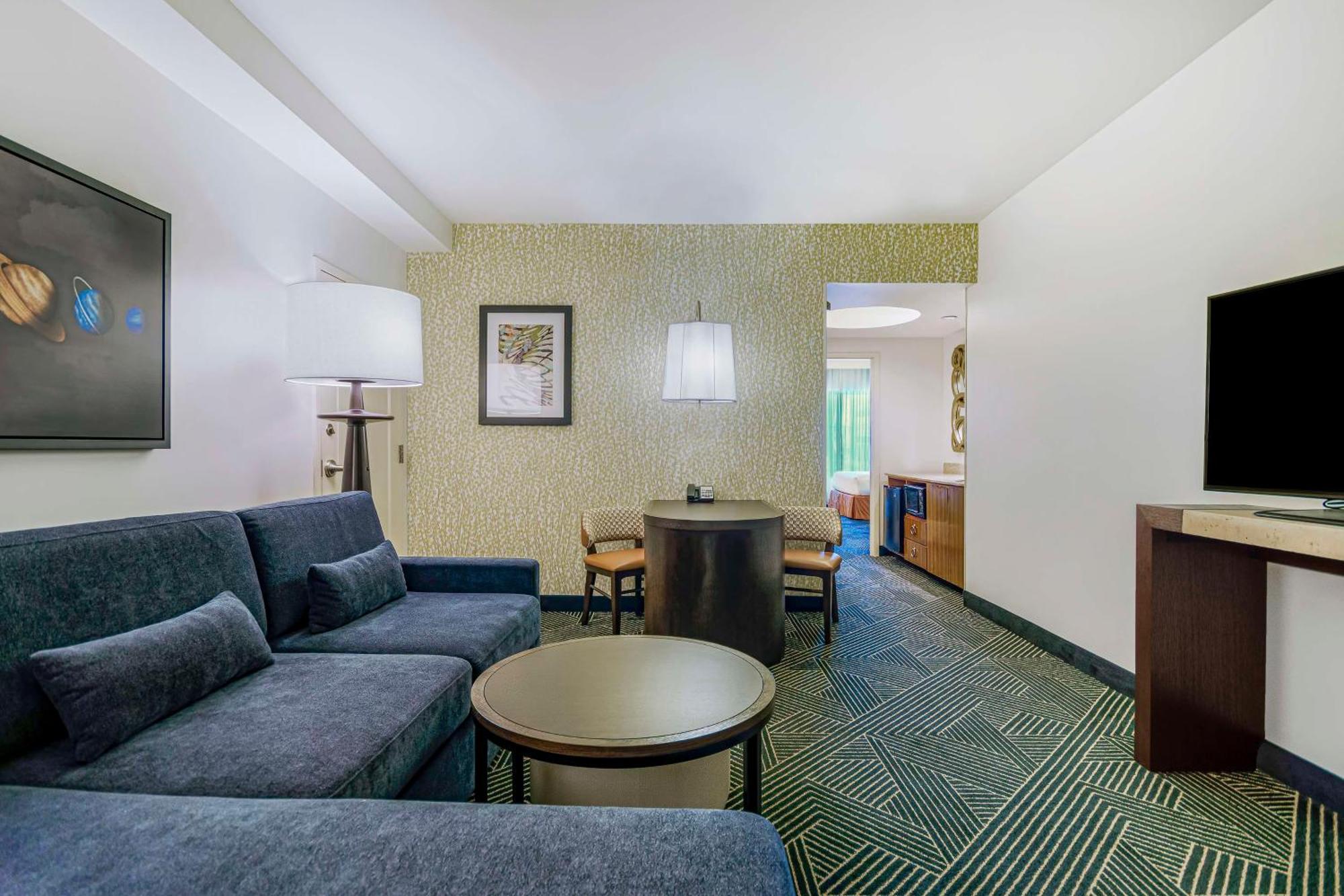 Embassy Suites Houston - Downtown Екстериор снимка