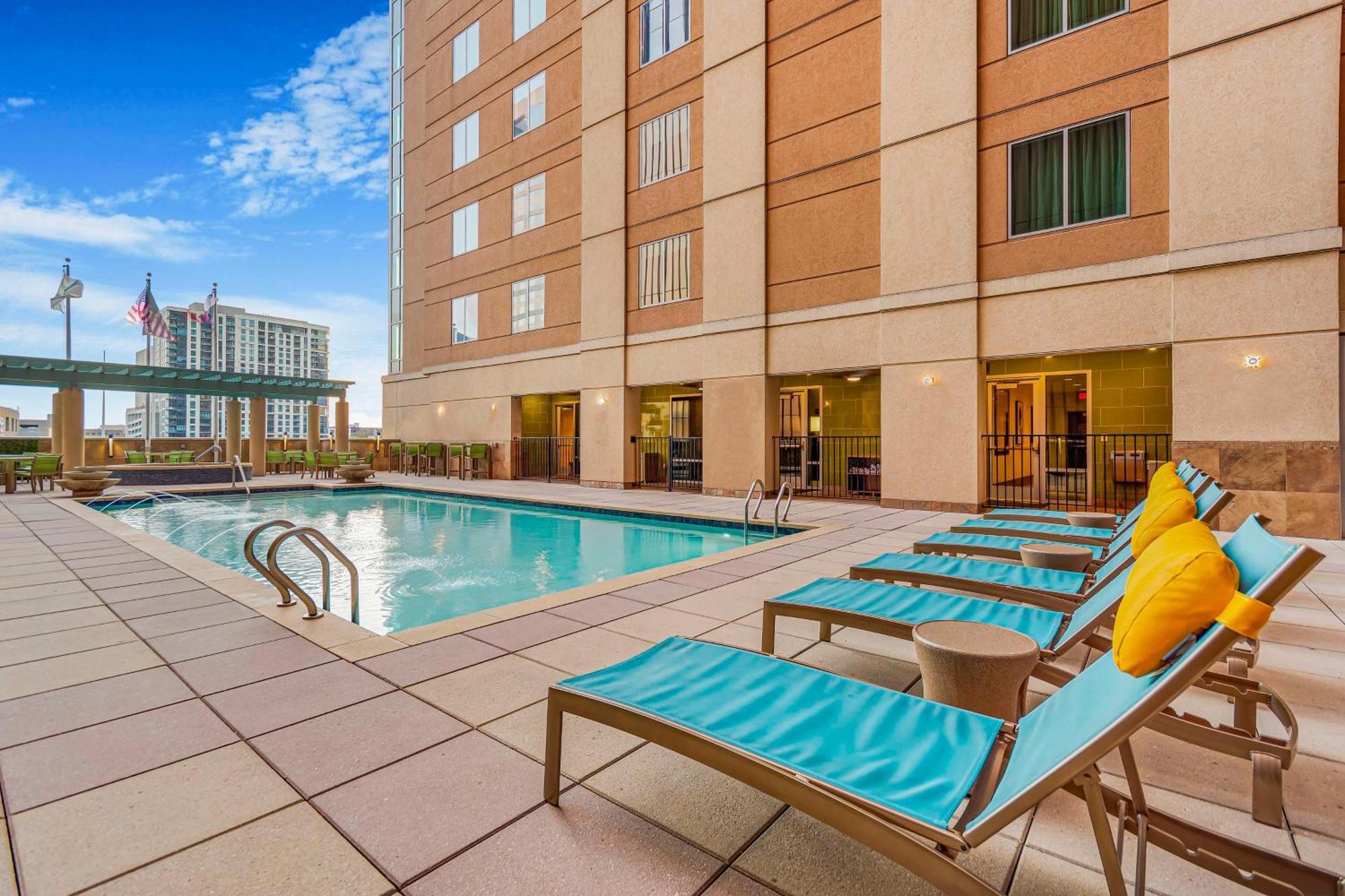 Embassy Suites Houston - Downtown Екстериор снимка