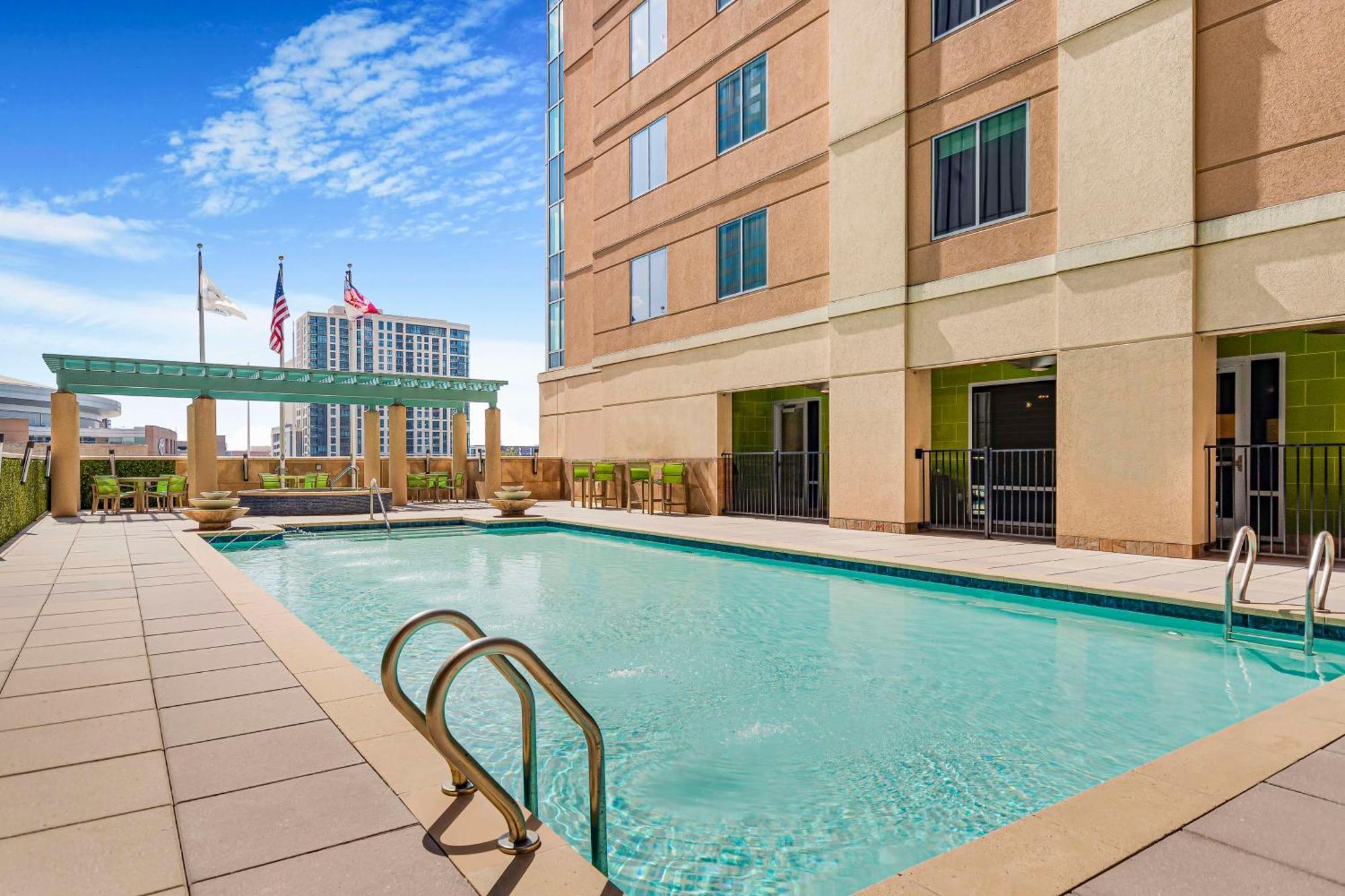 Embassy Suites Houston - Downtown Екстериор снимка