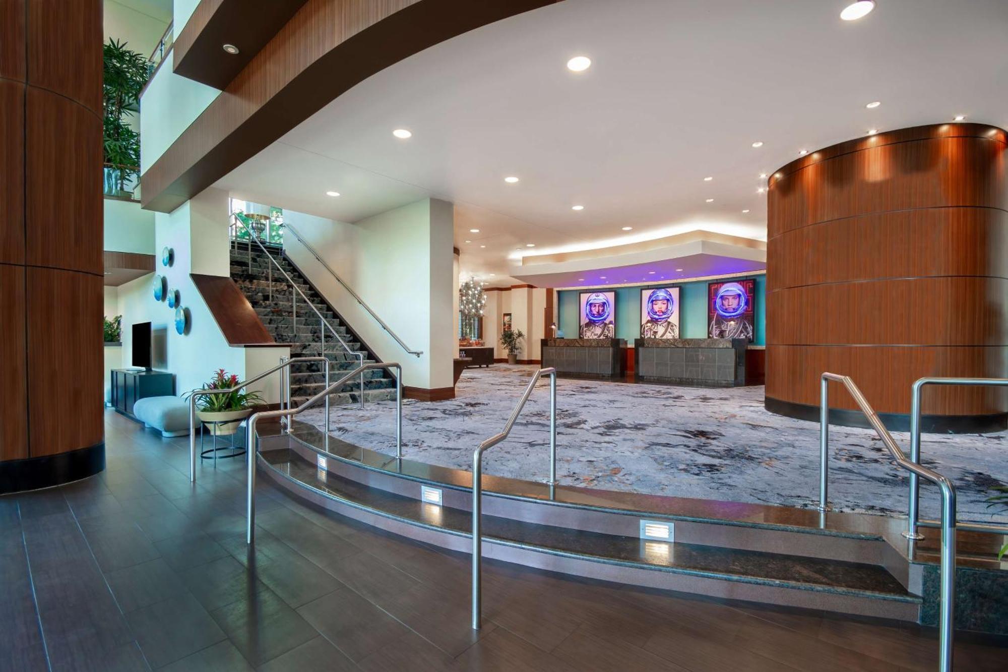 Embassy Suites Houston - Downtown Екстериор снимка